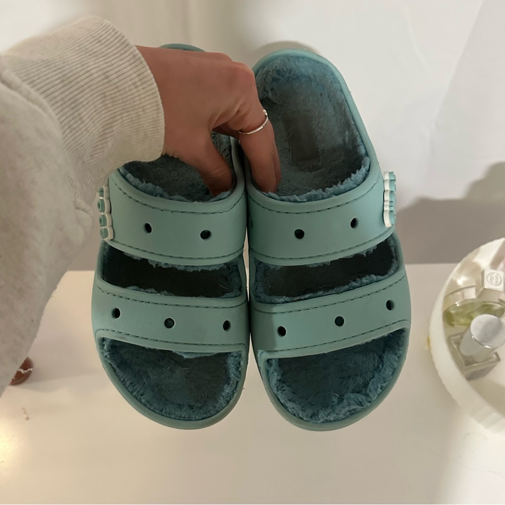 Crocs Unisex Faux Fur Lined Sandals